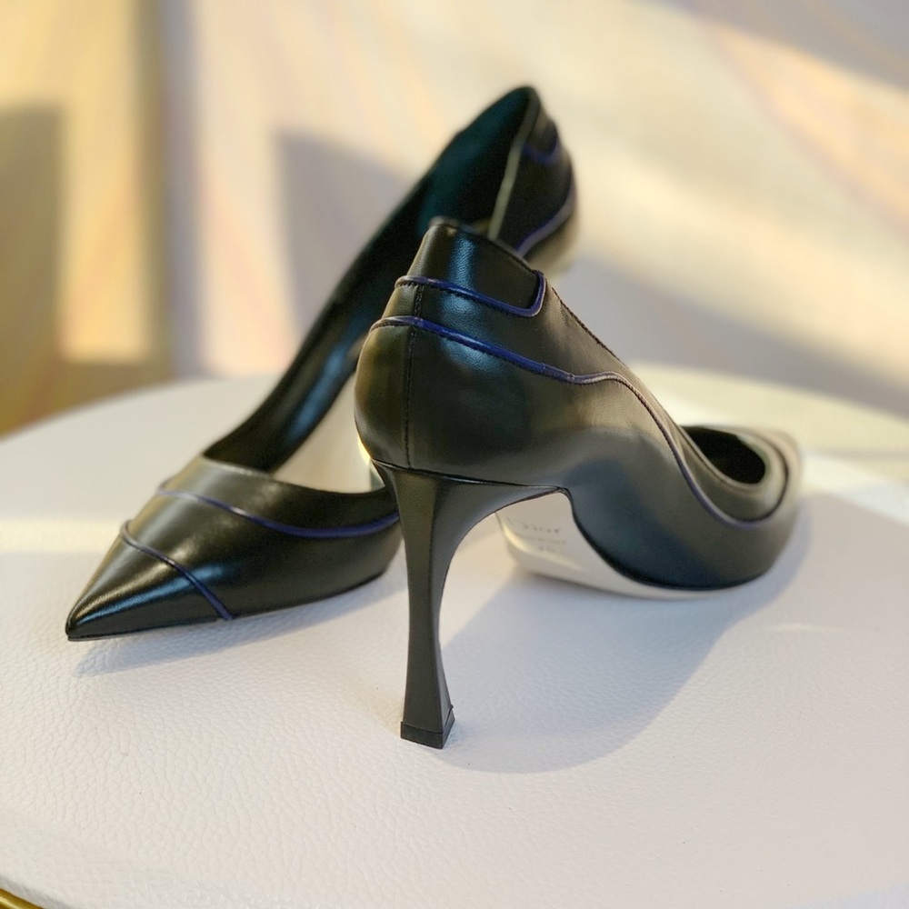 Black Leather Chromatic Heels Pump